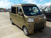 It is a picture of the khaki daihatsu hijet  deck van in 2023,First Photo Stock No.Y050768