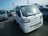 It is a picture of the white daihatsu hijet  truck in 2016,Sub Photo 0 Stock No.Y058067