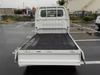 It is a picture of the white suzuki carry  truck in 2006,Sub Photo 21 Stock No.Y058156